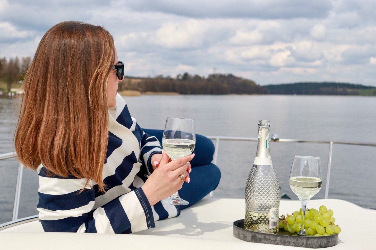 Wine-Tasting-ON-A-SAILING-BOAT-Taste-of-Crete